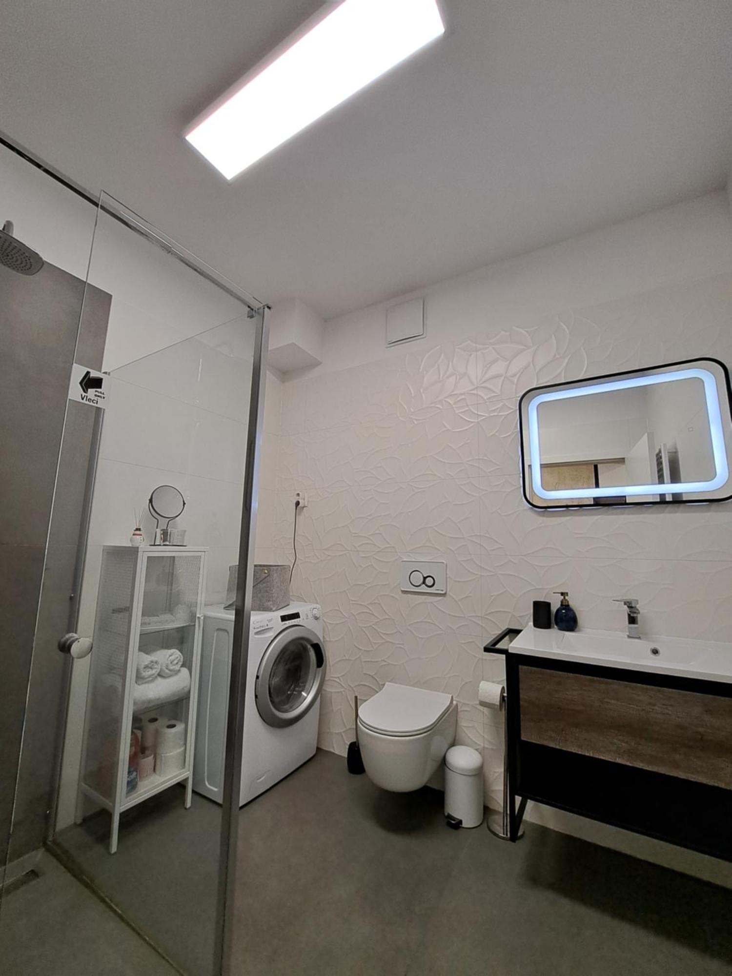 Stunning New Apartment With Free Parking Near City Centre Lublaň Exteriér fotografie